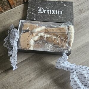 Demonia Camel Platform